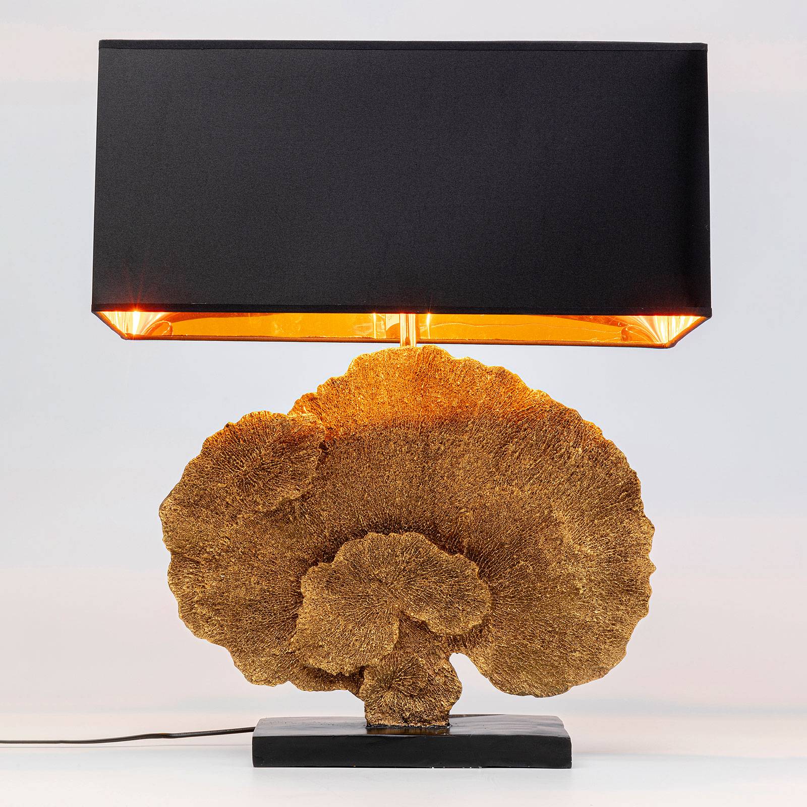 KARE Coral Gold -pöytävalaisin, tekstiilivarjostin